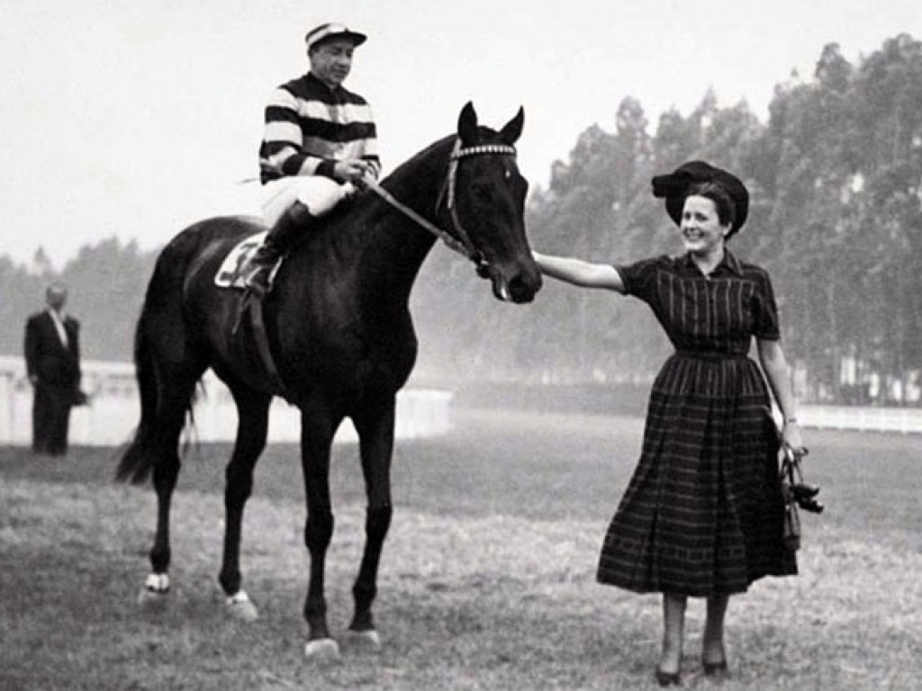 Foto: Margarida Polak Lara, a Primeira Dama do turfe brasileiro