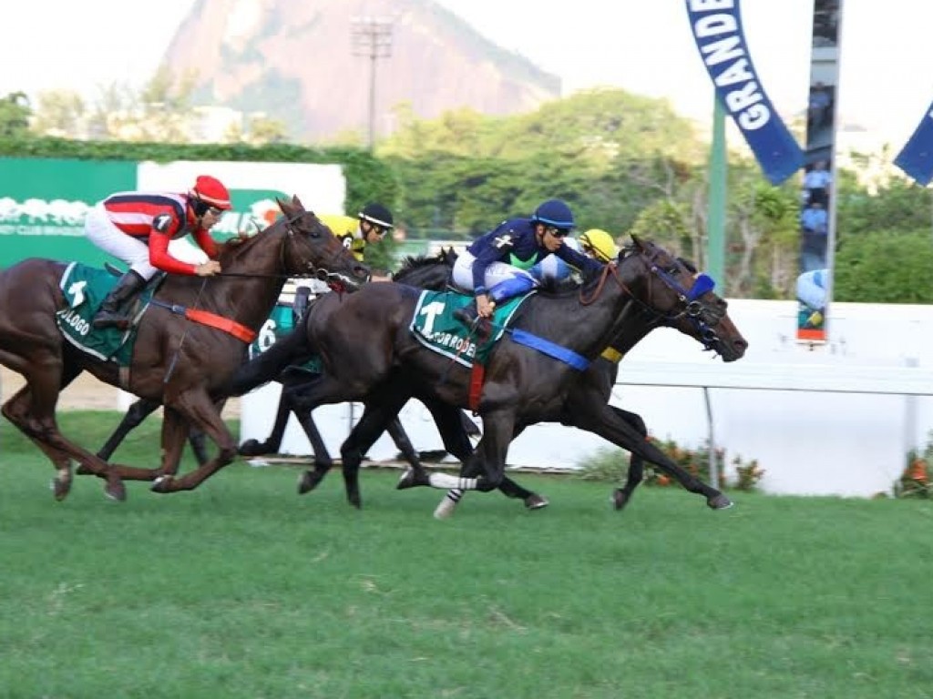 Foto: Em final de emoção, Emperor Roderic supera Voador Magee no Derby Carioca