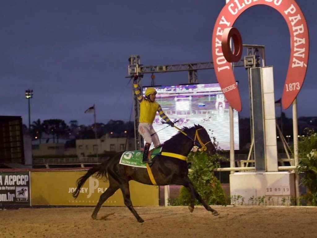 Foto: Ultra Bom brilha no GP Paraná 2019