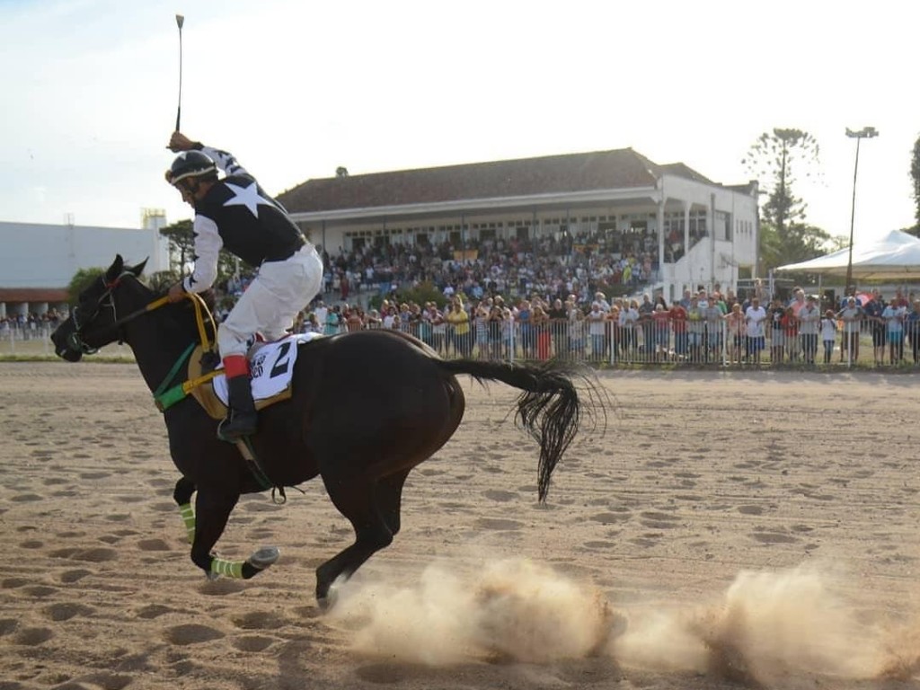 Foto: Jockey Club de Pelotas realiza primeira reunião após reformas