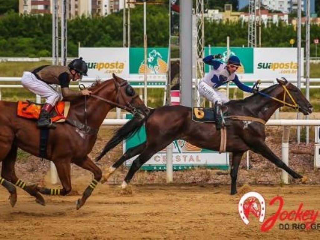 Foto: Jovem D'Alessandro vence clássico em Porto Alegre