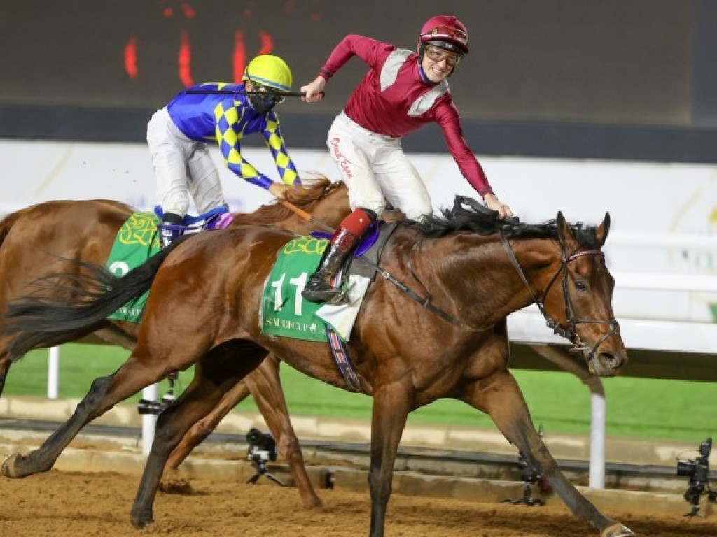 Foto: Saudi Cup: Mishriff, um irlandês, surfa na “praia” dos norte-americanos