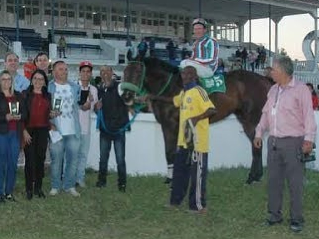 Foto: Aos 14 anos, Market Corner vai novamente à pista do Cristal