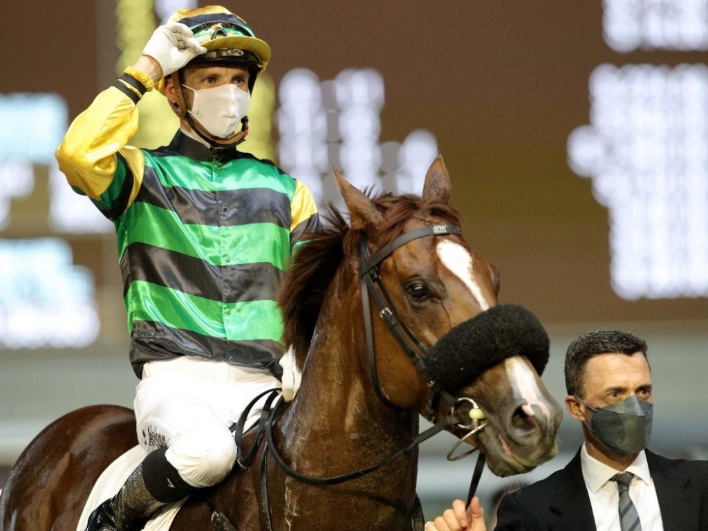 Foto: Hong Kong: Lucky Soul vence handicap em Happy Valley