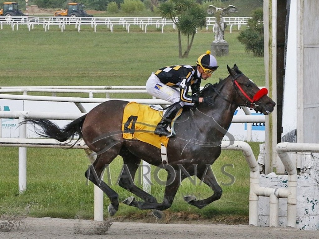 Foto: Maroñas: Loreley emplaca vitória facílima no Clásico Argentina (L)