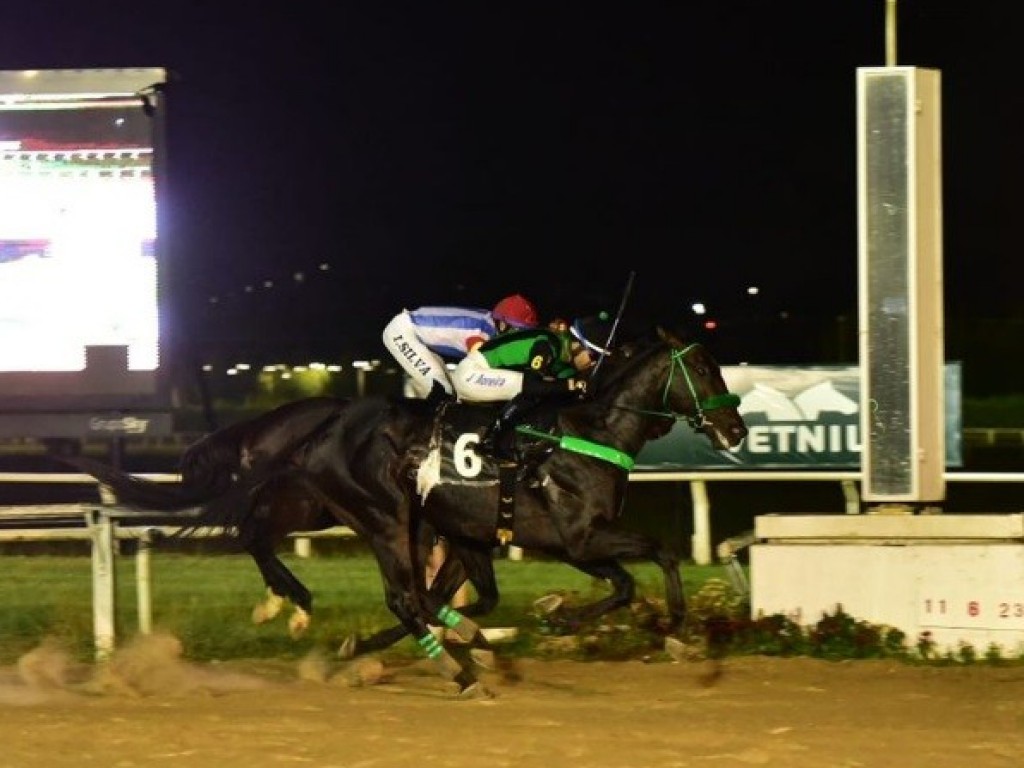 Foto: Duc Noire brilha no Derby Paranaense (L)