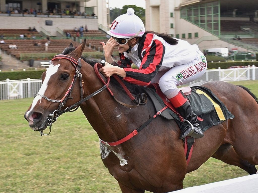 Foto: Raiolux confirma favoritismo no Clássico Prefeito de São Paulo (L)