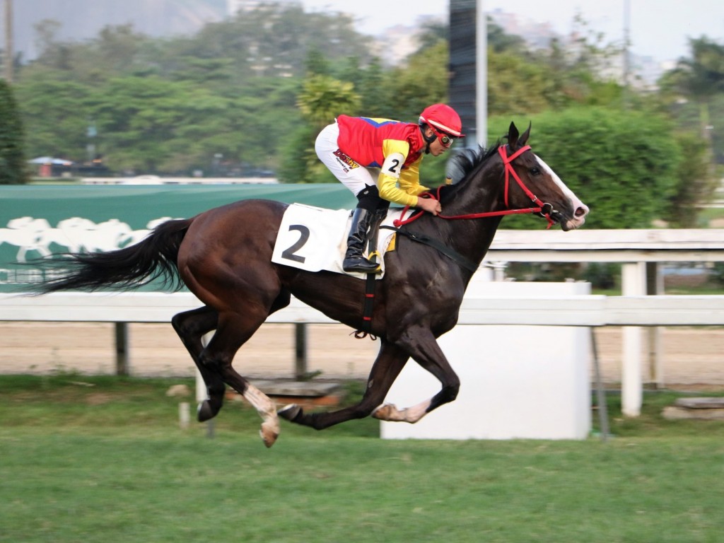 Foto: Em franca evolução Mallabille atropela forte para conquistar o Clássico Ghadeer (L.)