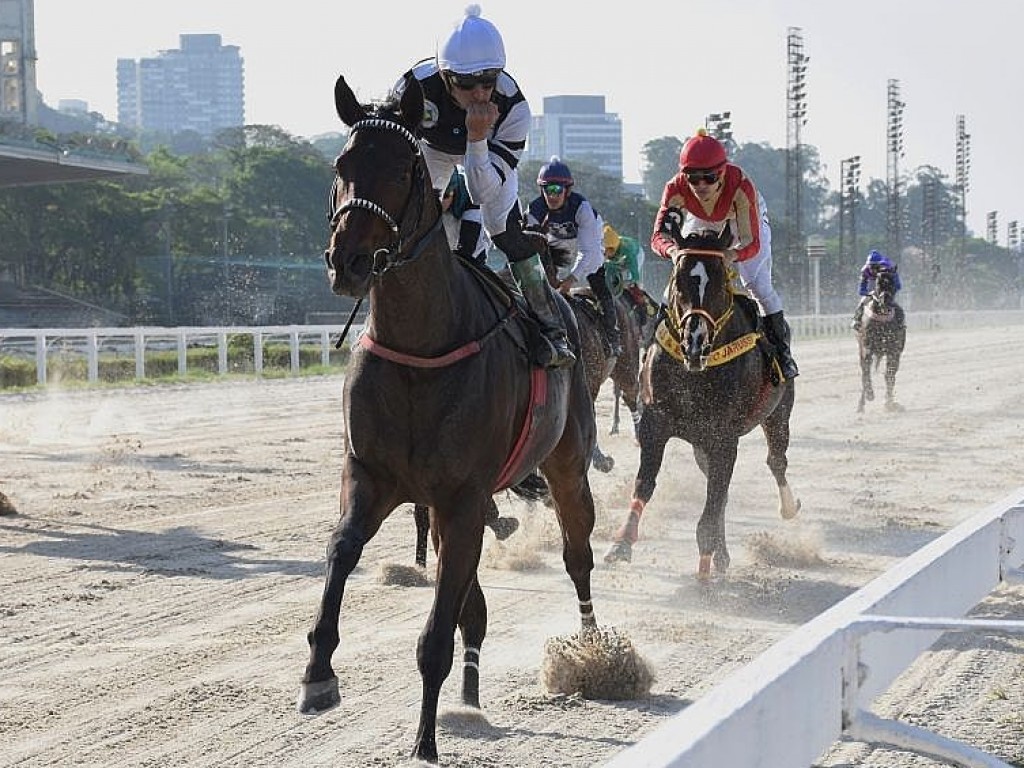 Foto: Com sobras, Charles do Bronx conquista o Clássico Nelson de Almeida Prado (L)