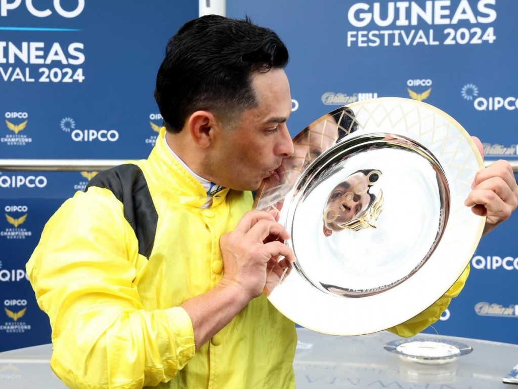 Foto: Silvestre de Sousa brilha e conduz Elmalka à vitória nos 1000 Guinéus (G1) de Newmarket