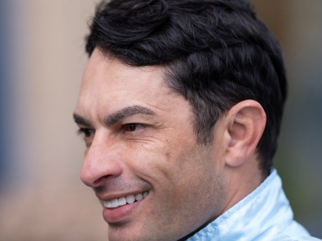 Foto: Silvestre de Sousa conquista a vit&oacute;ria de n&uacute;mero 2.000, na Inglaterra